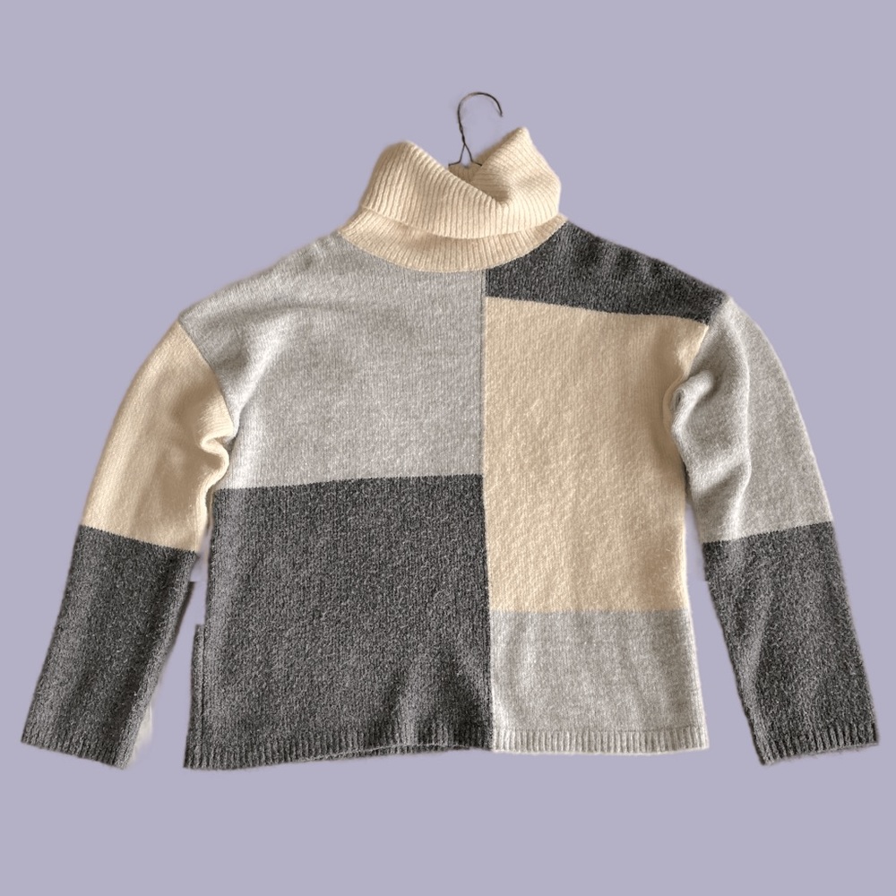 Hem & Thread Turtle Neck Sweater, Size Medium, Multicolor